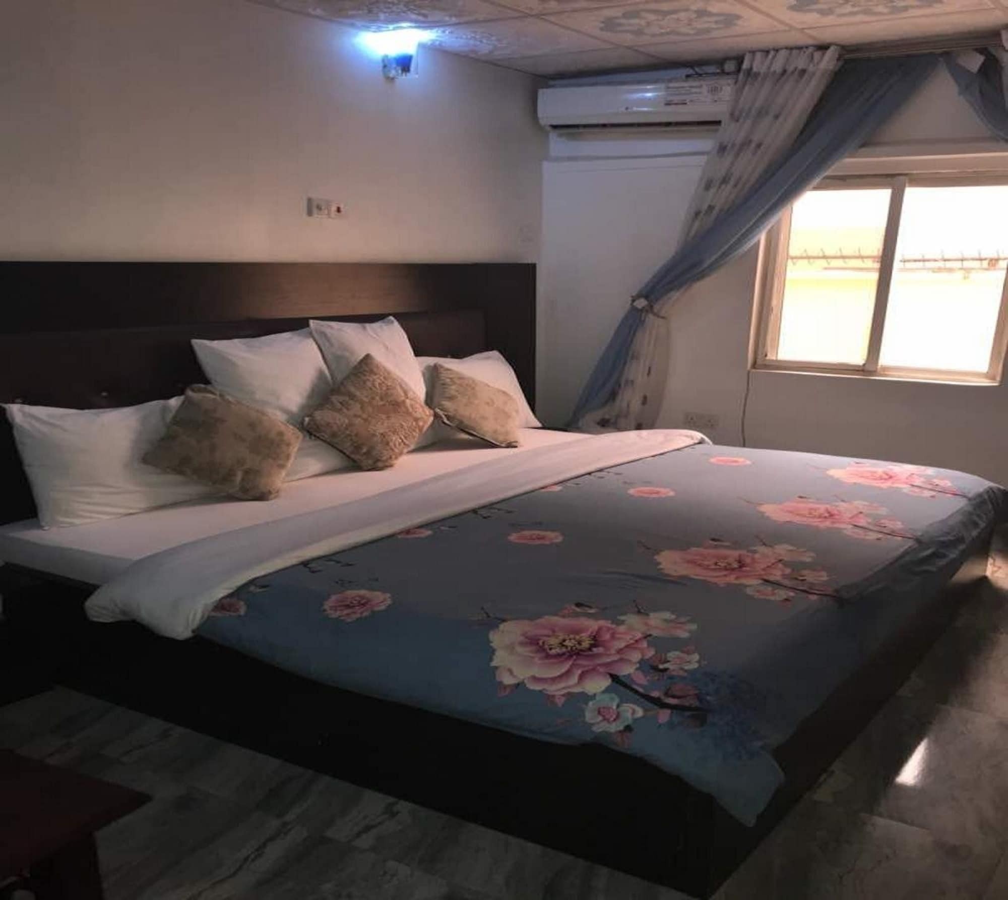 Mobushipe O2 아레나 스위트 B&B 외부 사진